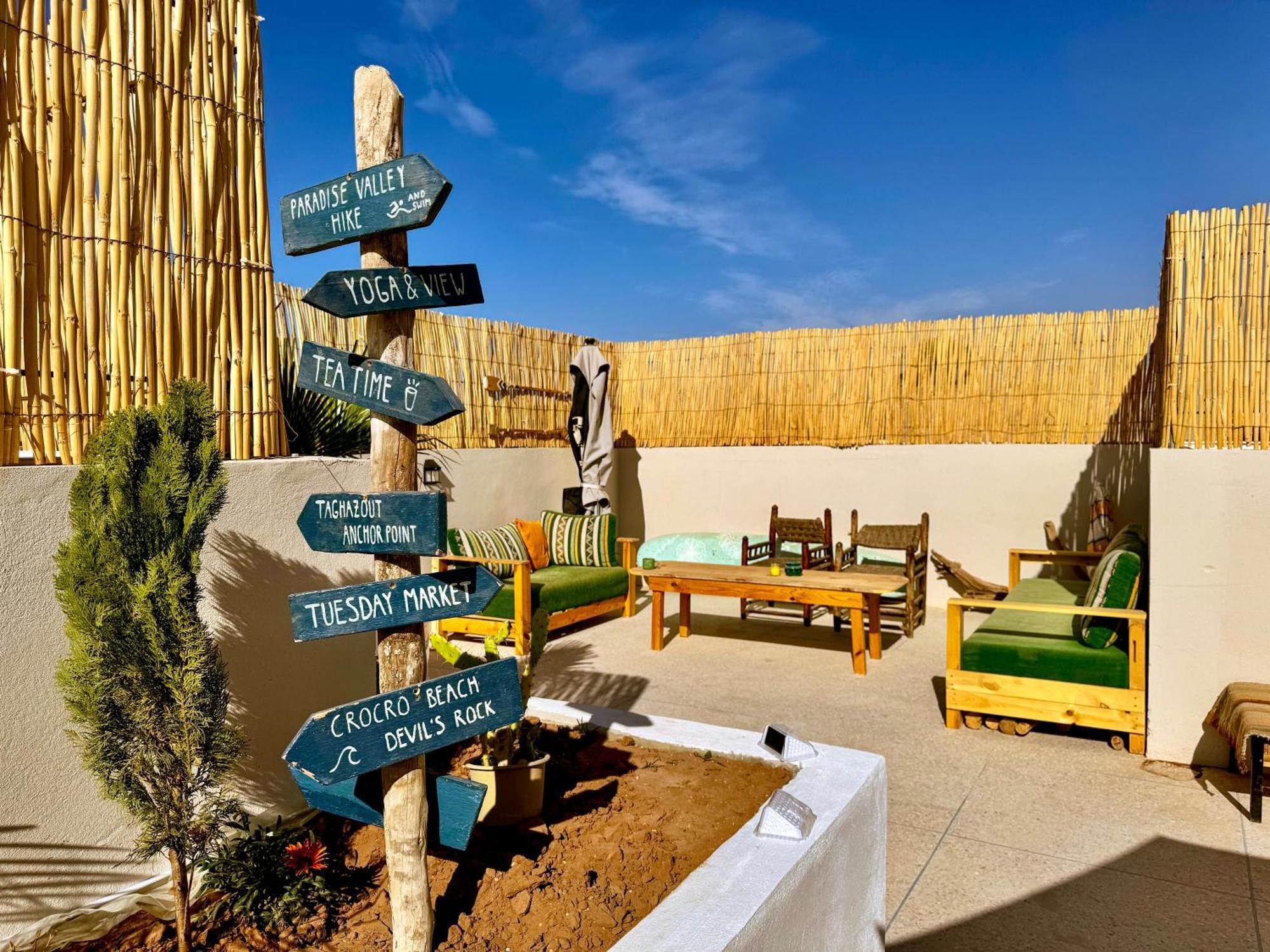 Ocean Surf House Hostel Tamraght Exterior photo